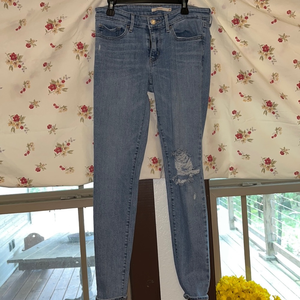 levi’s light ripped skinny jeans
